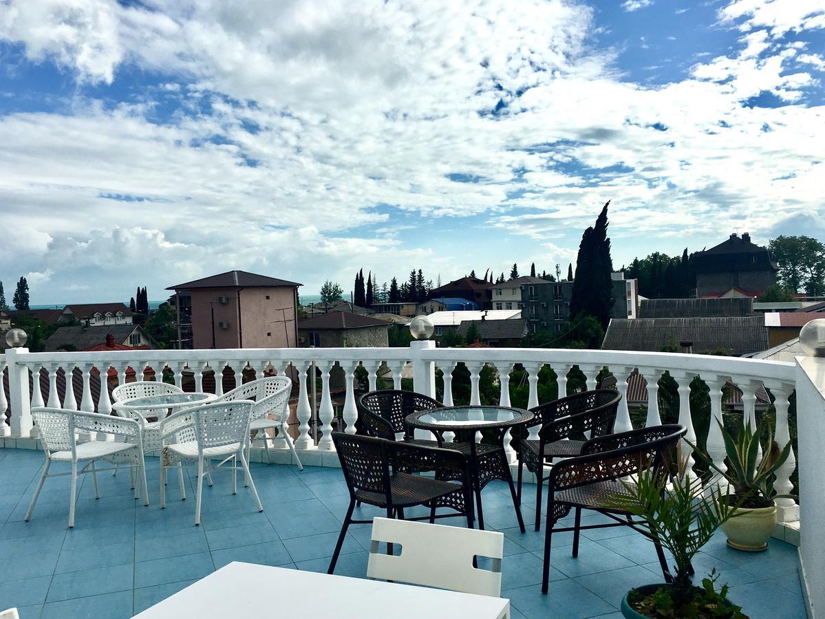 Emiliya Guest House Гагра Екстер'єр фото