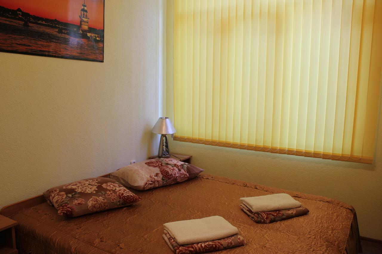 Emiliya Guest House Гагра Екстер'єр фото