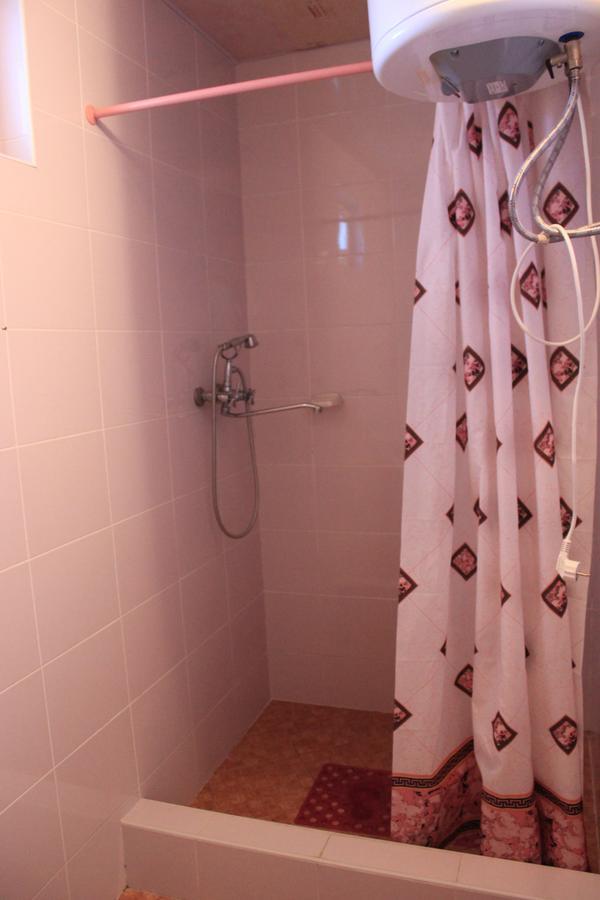 Emiliya Guest House Гагра Екстер'єр фото